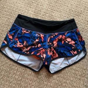 💙 Lululemon Speed Shorts size 4 💙